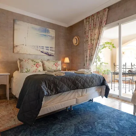 Hacienda Elviria アパート *